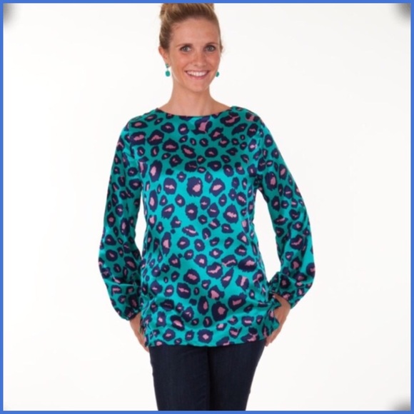 Tracy Negoshian Tops - 🌷🌷Turquoise Leopard Print Blouse w/Cutout - M